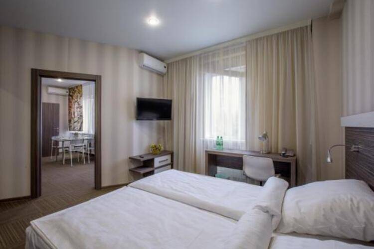 Kamarooms Business Hotel & Spa (Камарумс)