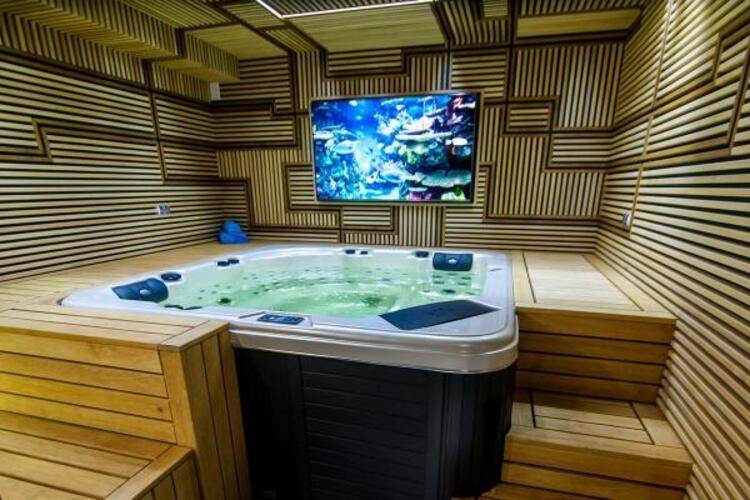 Kamarooms Business Hotel & Spa (Камарумс)