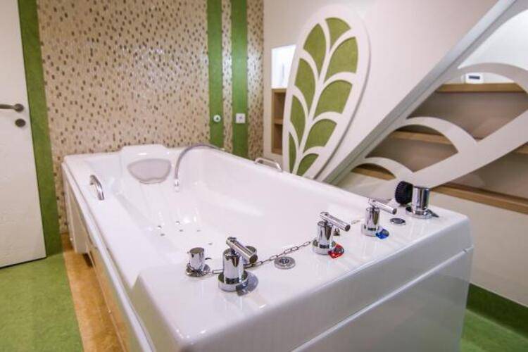 Kamarooms Business Hotel & Spa (Камарумс)