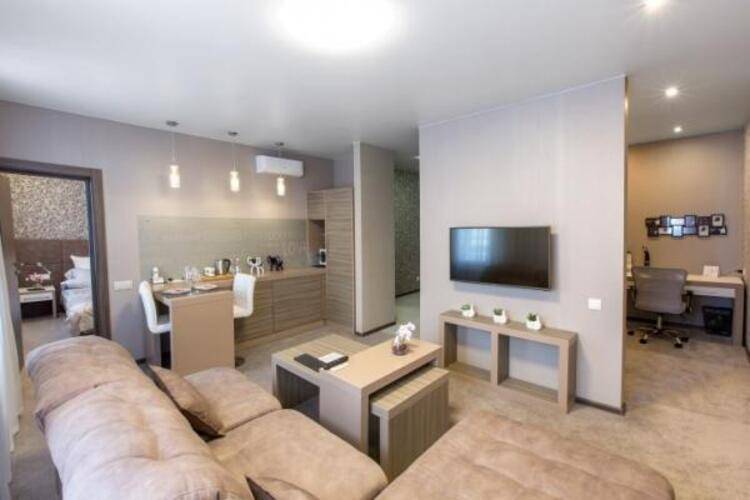 Kamarooms Business Hotel & Spa (Камарумс)