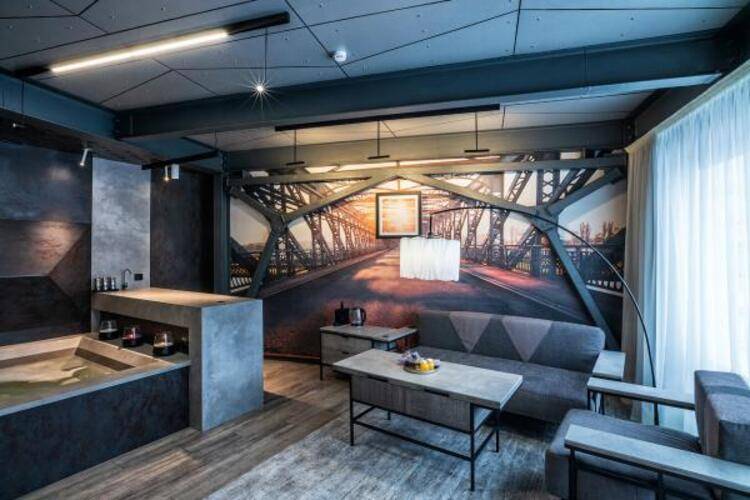 Kamarooms Business Hotel & Spa (Камарумс)