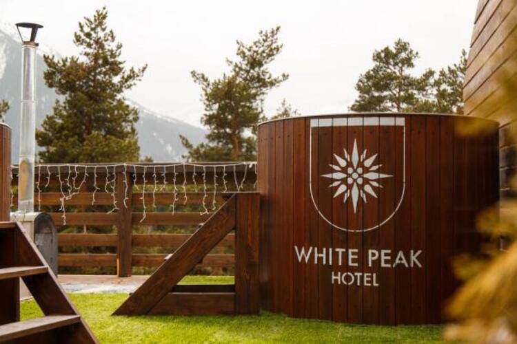 Вайт Пик (White Peak)