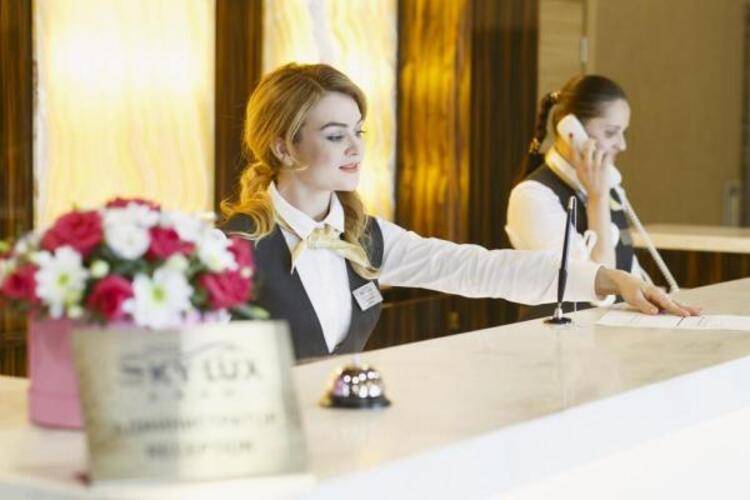 Отель Sky Lux Hotel & Spa (Скай Люкс Отель и Спа)
