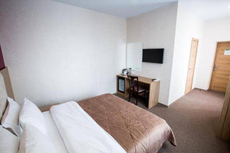 Отель Sky Lux Hotel & Spa (Скай Люкс Отель и Спа)
