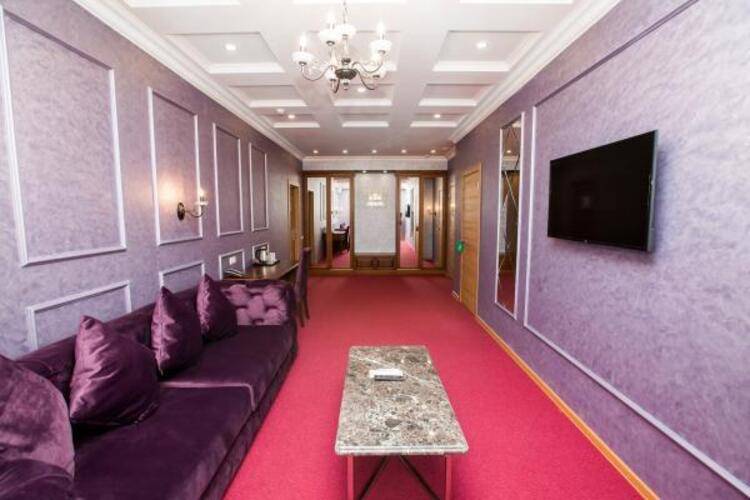 Отель Sky Lux Hotel & Spa (Скай Люкс Отель и Спа)