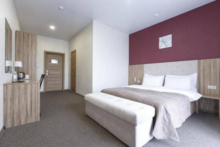 Отель Sky Lux Hotel & Spa (Скай Люкс Отель и Спа)