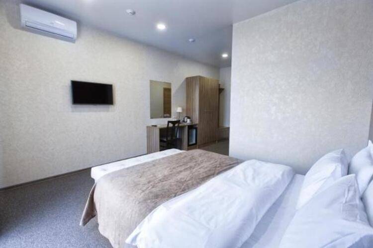 Отель Sky Lux Hotel & Spa (Скай Люкс Отель и Спа)