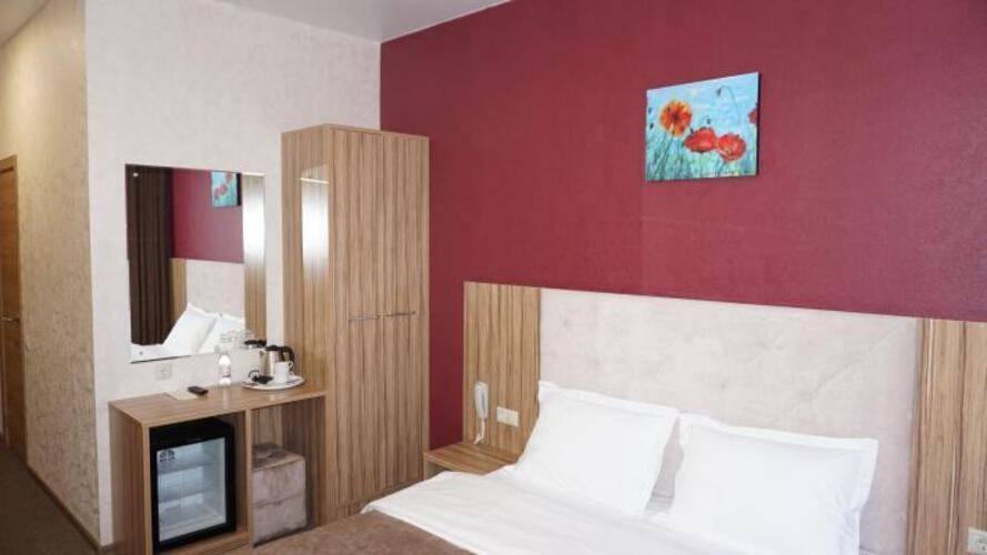 Отель Sky Lux Hotel & Spa (Скай Люкс Отель и Спа)