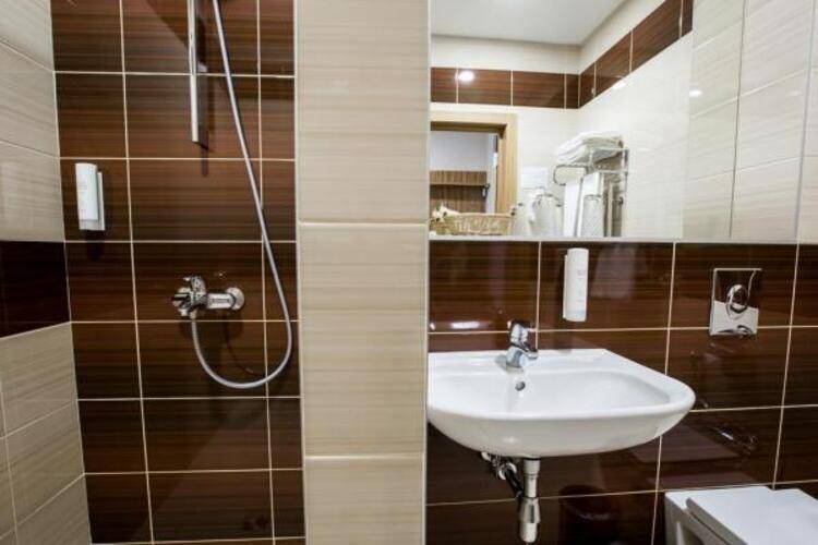 Отель Sky Lux Hotel & Spa (Скай Люкс Отель и Спа)