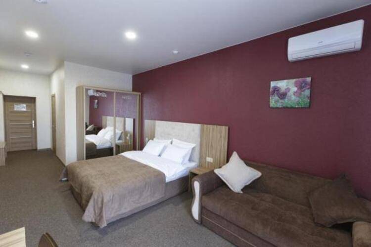 Отель Sky Lux Hotel & Spa (Скай Люкс Отель и Спа)