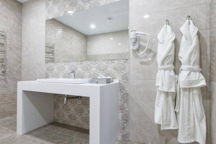 Отель Sky Lux Hotel & Spa (Скай Люкс Отель и Спа)