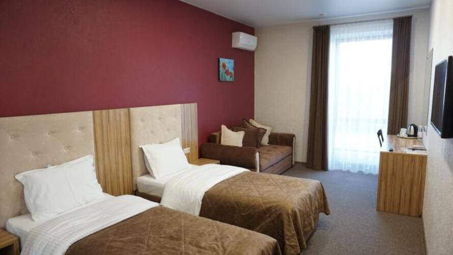 Отель Sky Lux Hotel & Spa (Скай Люкс Отель и Спа)
