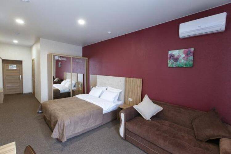 Отель Sky Lux Hotel & Spa (Скай Люкс Отель и Спа)