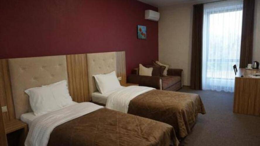 Отель Sky Lux Hotel & Spa (Скай Люкс Отель и Спа)