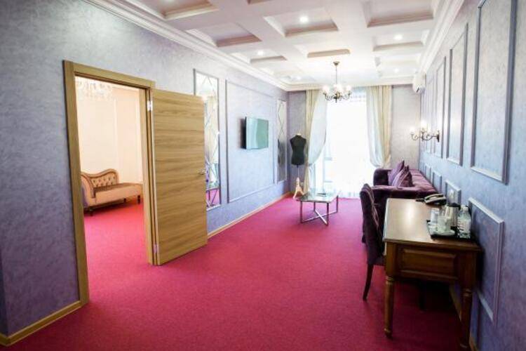 Отель Sky Lux Hotel & Spa (Скай Люкс Отель и Спа)