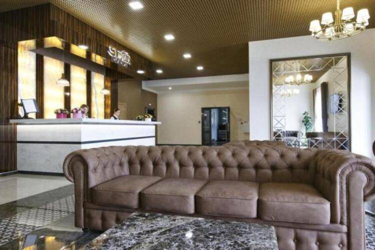 Отель Sky Lux Hotel & Spa (Скай Люкс Отель и Спа)