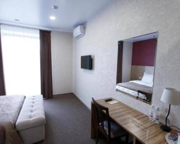 Отель Sky Lux Hotel & Spa (Скай Люкс Отель и Спа)
