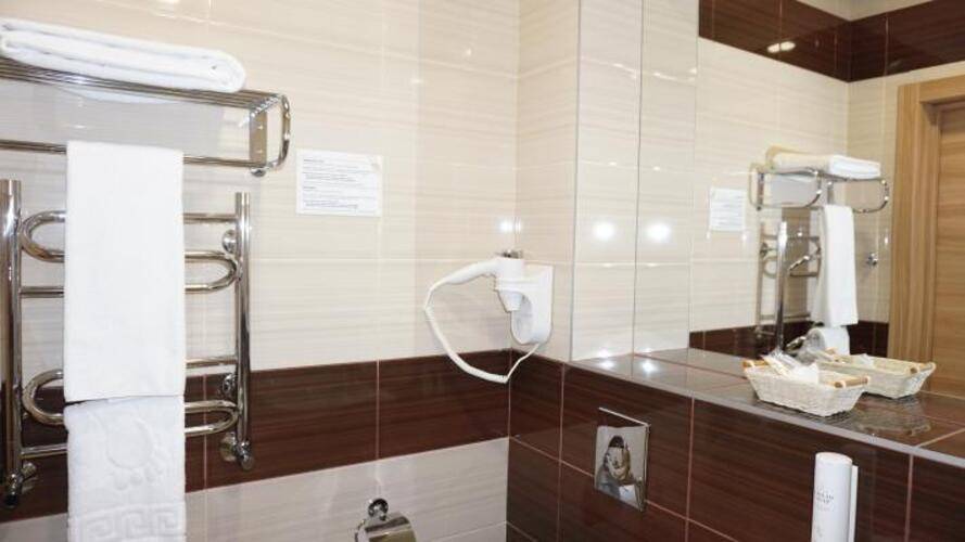 Отель Sky Lux Hotel & Spa (Скай Люкс Отель и Спа)