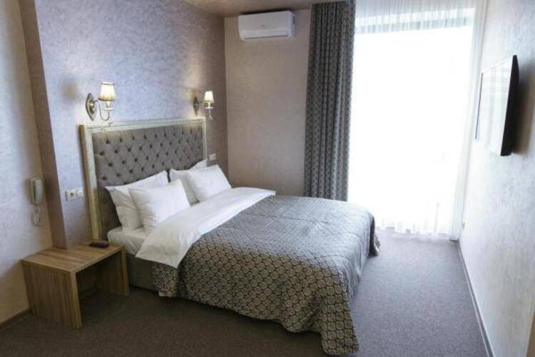 Отель Sky Lux Hotel & Spa (Скай Люкс Отель и Спа)