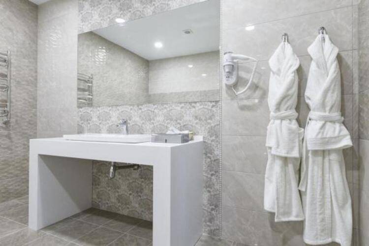 Отель Sky Lux Hotel & Spa (Скай Люкс Отель и Спа)