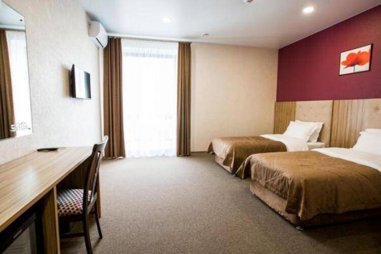 Отель Sky Lux Hotel & Spa (Скай Люкс Отель и Спа)