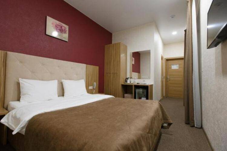 Отель Sky Lux Hotel & Spa (Скай Люкс Отель и Спа)