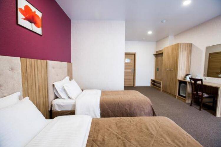 Отель Sky Lux Hotel & Spa (Скай Люкс Отель и Спа)