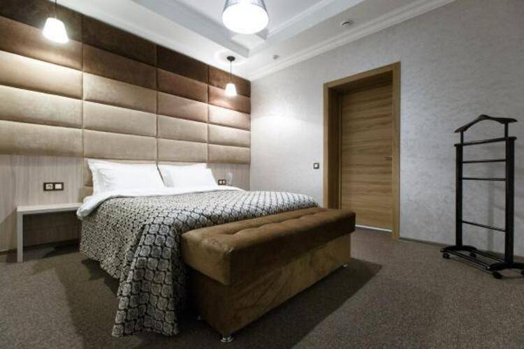Отель Sky Lux Hotel & Spa (Скай Люкс Отель и Спа)