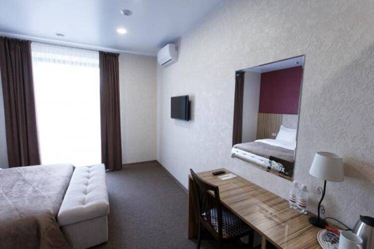 Отель Sky Lux Hotel & Spa (Скай Люкс Отель и Спа)