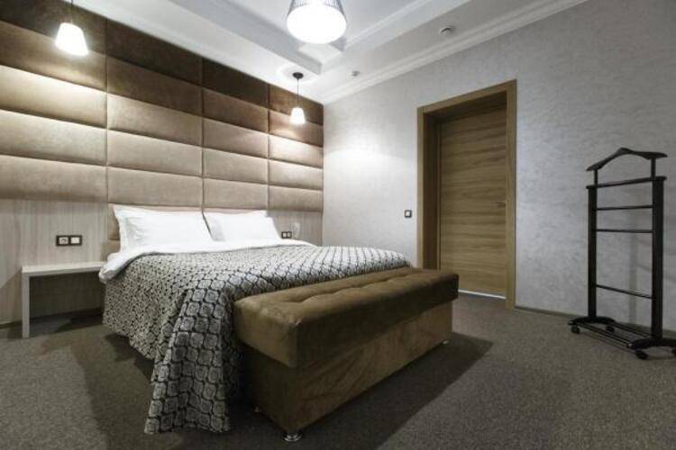 Отель Sky Lux Hotel & Spa (Скай Люкс Отель и Спа)
