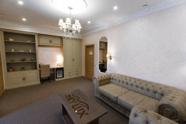 Отель Sky Lux Hotel & Spa (Скай Люкс Отель и Спа)