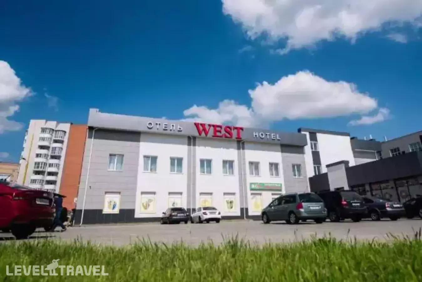 Отель West