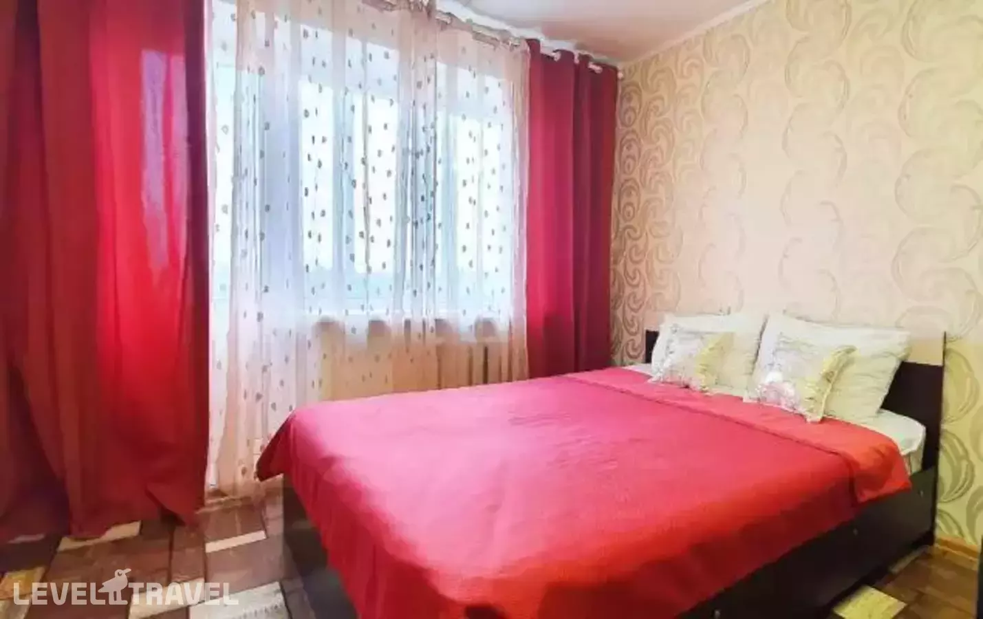 Две подушки на Ленина