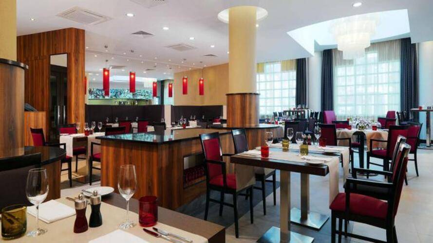 AZIMUT Сити Отель Калуга (Ex. Four Points By Sheraton Kaluga (Фор Поинтс Шератон)