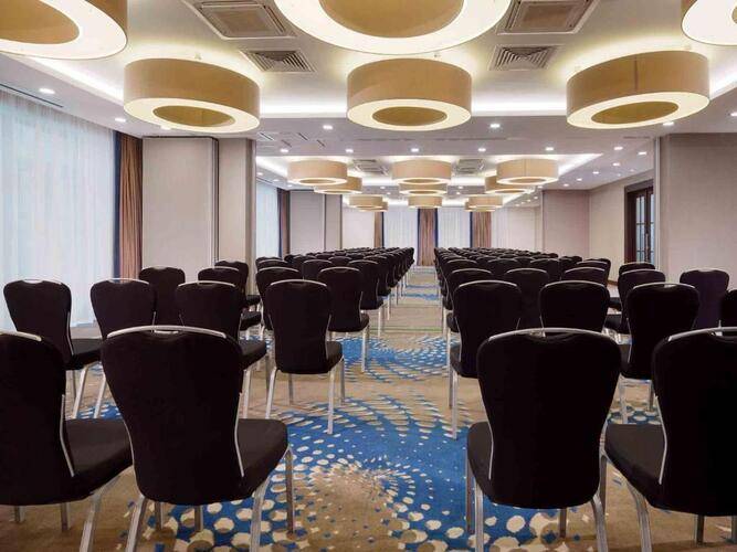 AZIMUT Сити Отель Калуга (Ex. Four Points By Sheraton Kaluga (Фор Поинтс Шератон)