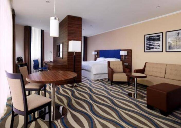 AZIMUT Сити Отель Калуга (Ex. Four Points By Sheraton Kaluga (Фор Поинтс Шератон)