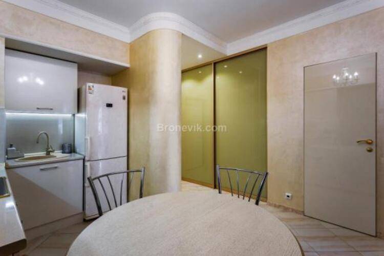 Spb2Day (СпбТуДэй) на улице Максима Горького