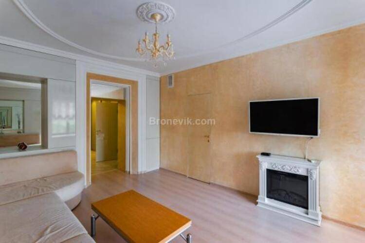 Spb2Day (СпбТуДэй) на улице Максима Горького