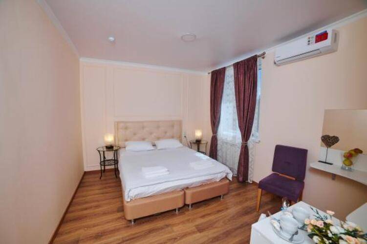 Айсберг ZBest Hotels