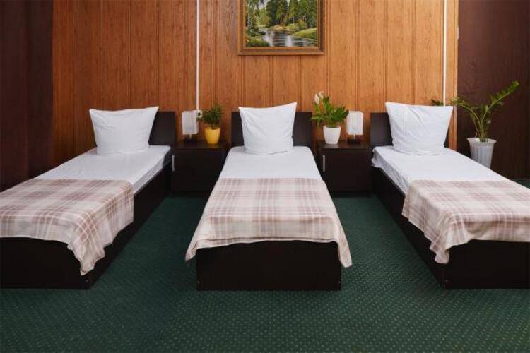 Айсберг ZBest Hotels