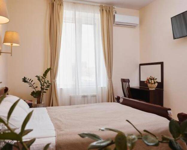 Айсберг ZBest Hotels
