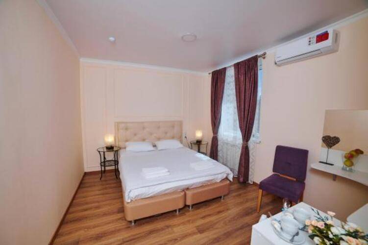 Айсберг ZBest Hotels