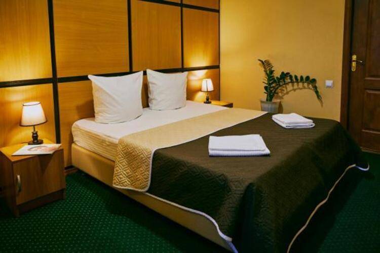 Айсберг ZBest Hotels