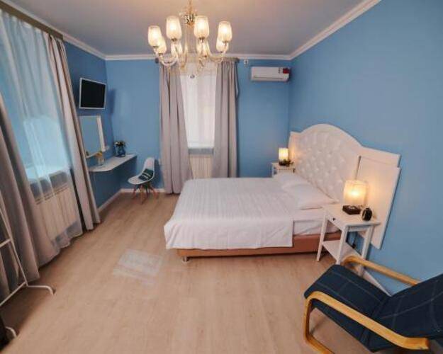 Айсберг ZBest Hotels