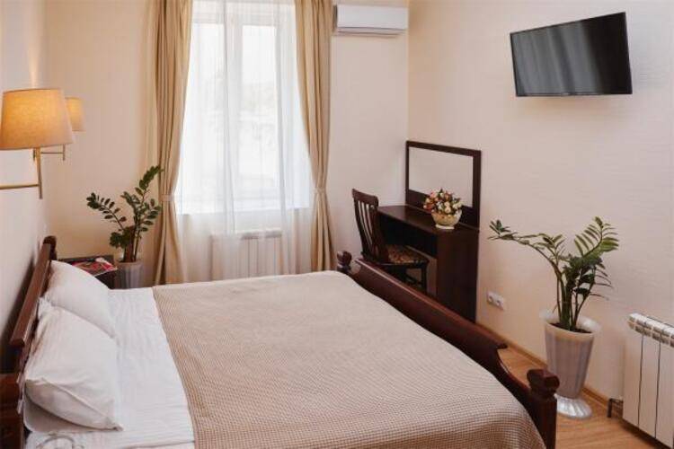 Айсберг ZBest Hotels