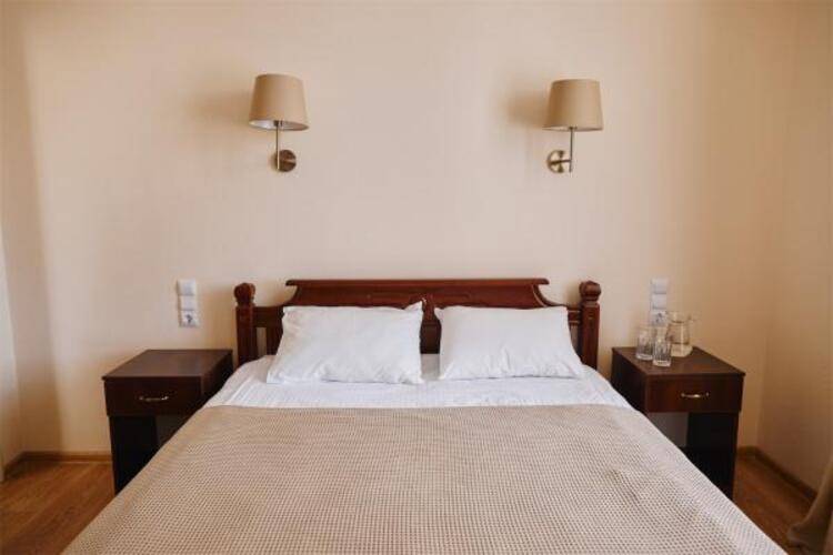 Айсберг ZBest Hotels