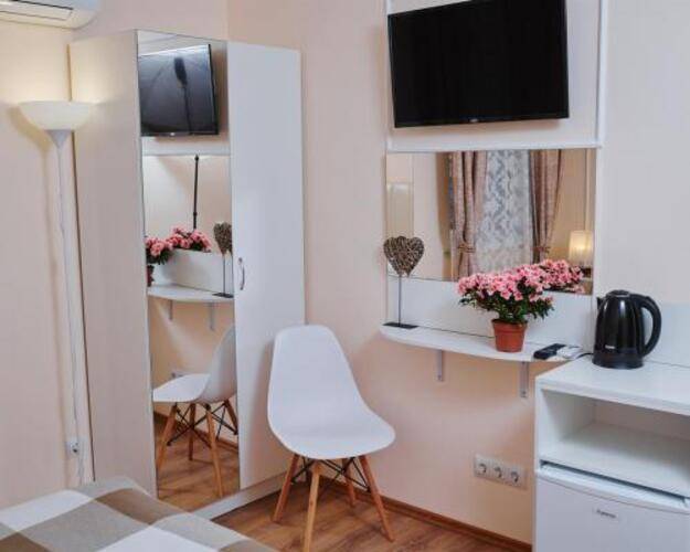 Айсберг ZBest Hotels