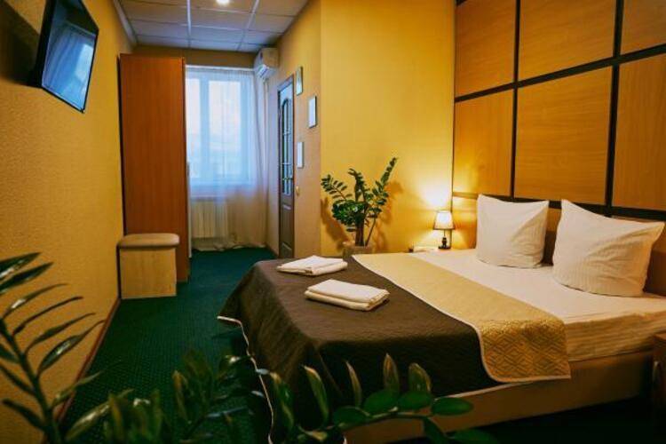 Айсберг ZBest Hotels