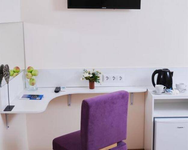 Айсберг ZBest Hotels