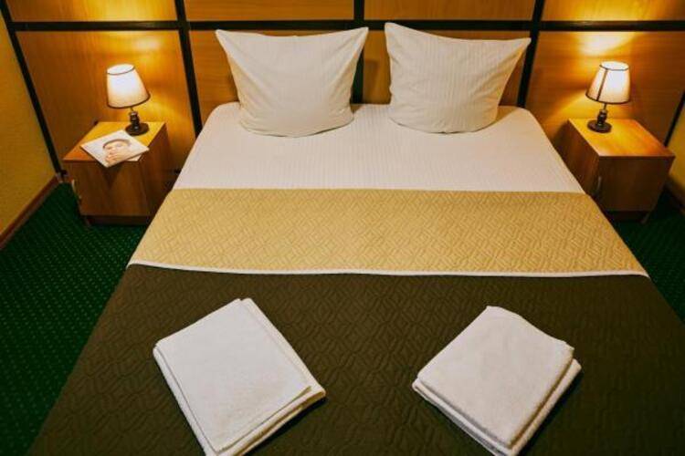 Айсберг ZBest Hotels